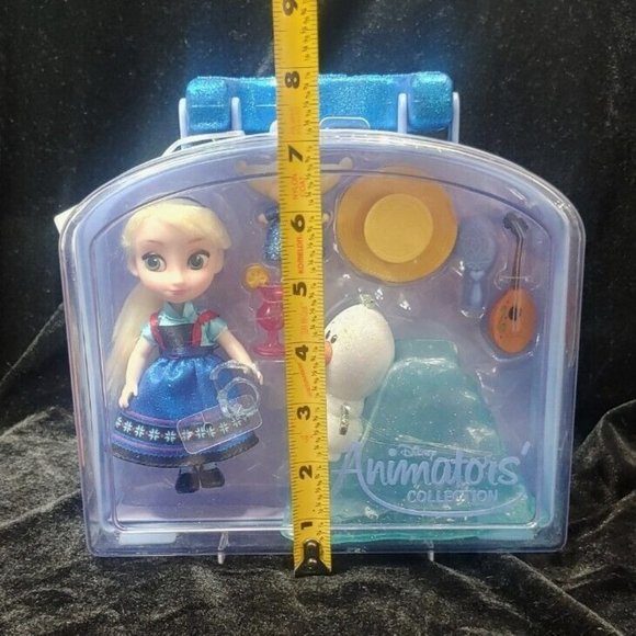 DISNEY Store ANIMATORS Collection 5" ELSA Mini DOLL PLAY SET w/Case New - Picture 5 of 10